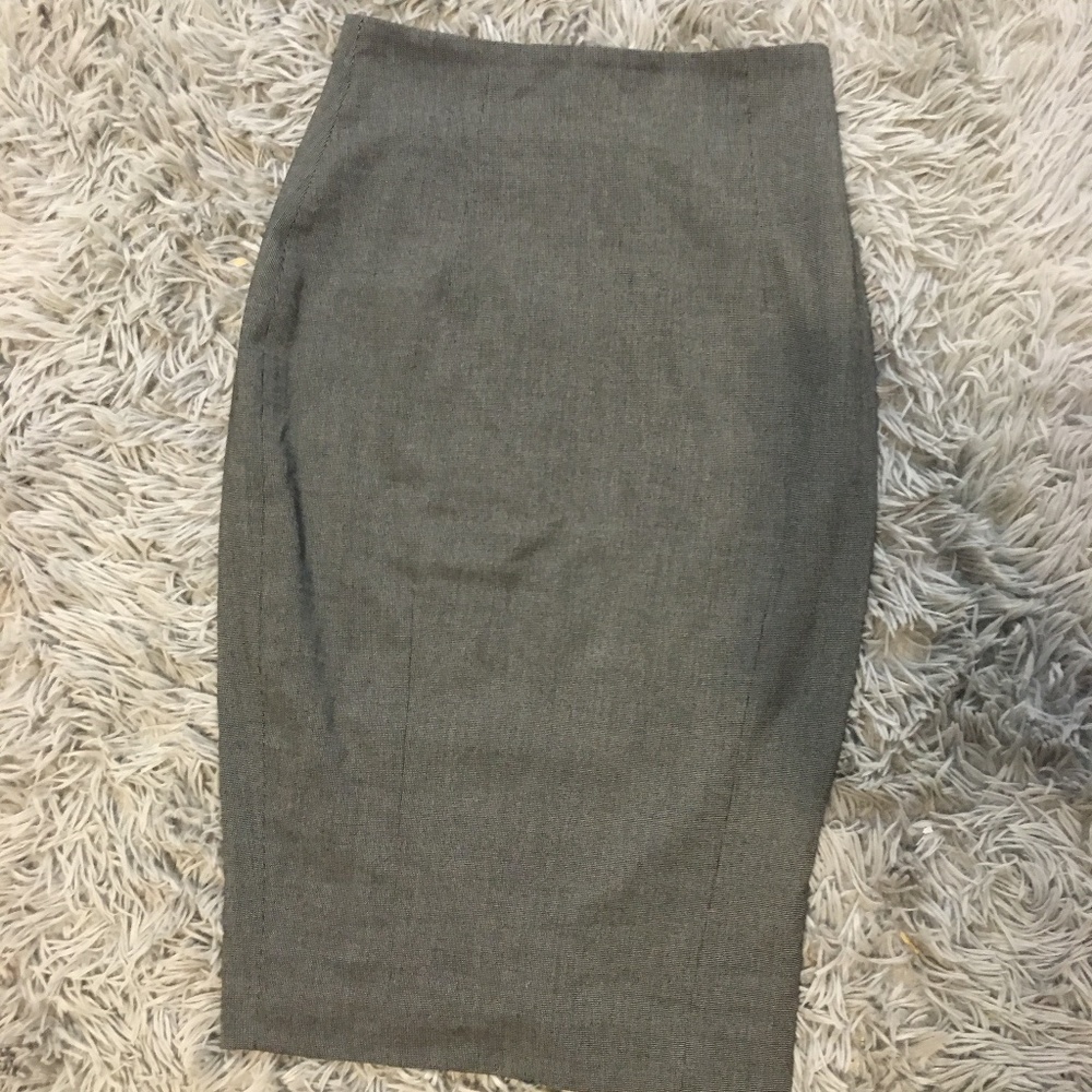Grey skirt